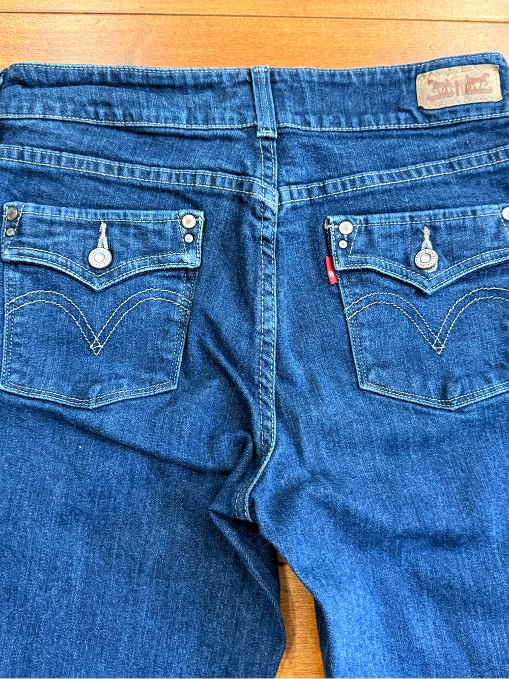 Levi's Womens 526 Slender Boot Cut Dark Wash Jeans 6S W28 L30  ‘R’ Tag - Picture 6 of 12